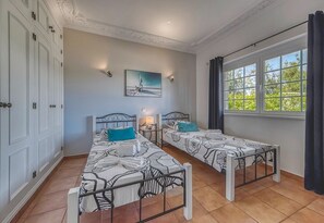 3 Schlafzimmer, Bügeleisen/Bügelbrett, Internetzugang, Bettwäsche