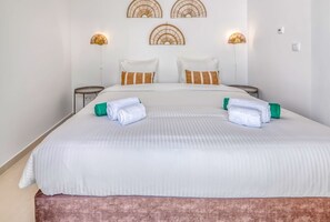Iron/ironing board, internet, bed sheets