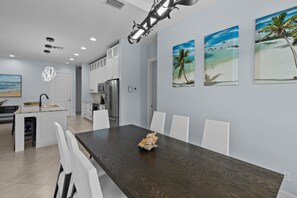 House, Multiple Beds, Pool Access, Pool View (Sunrise Island Retreat) | Dining
