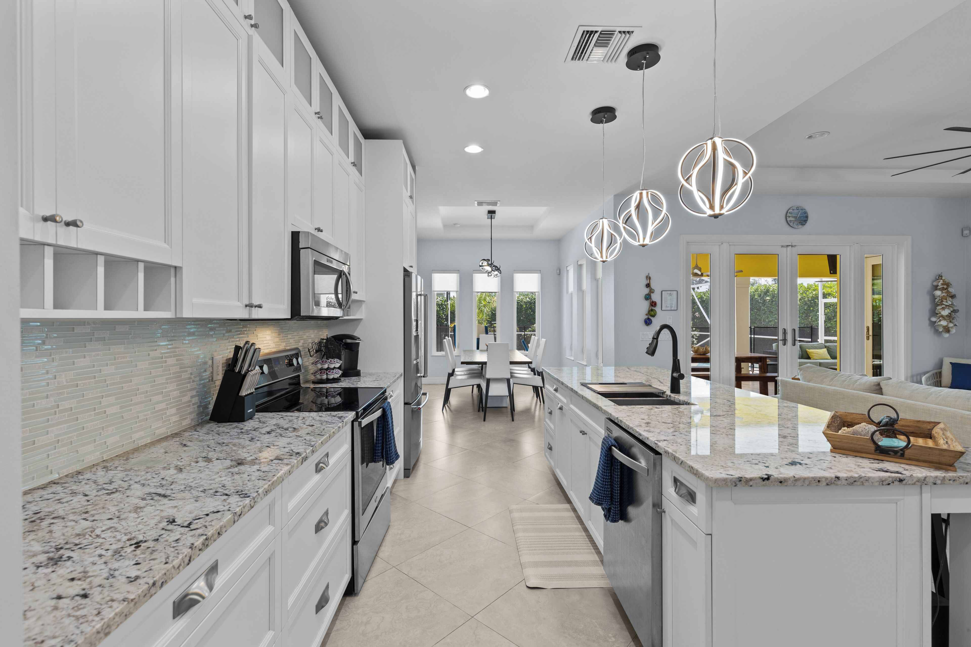 獨棟房屋, 多張床, 可使用泳池, 泳池景觀 (Sunrise Island Retreat) | 私人廚房 | 電冰箱、微波爐、烤箱、爐台