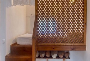 4 habitaciones, tabla de planchar con plancha, internet y ropa de cama