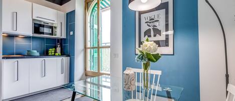 Lave-vaisselle, chaise haute