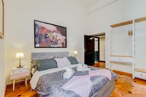 2 bedrooms, iron/ironing board, travel cot, WiFi - Apartment Colosseo - Two Bedroom Villa, Sleeps 10 (Rome)