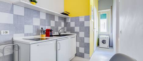 Dishwasher, high chair