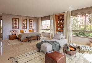 5 habitaciones, tabla de planchar con plancha, internet y ropa de cama