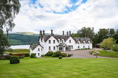 Loch Tay Manor - Thirteen Bedroom Villa, Sleeps 29