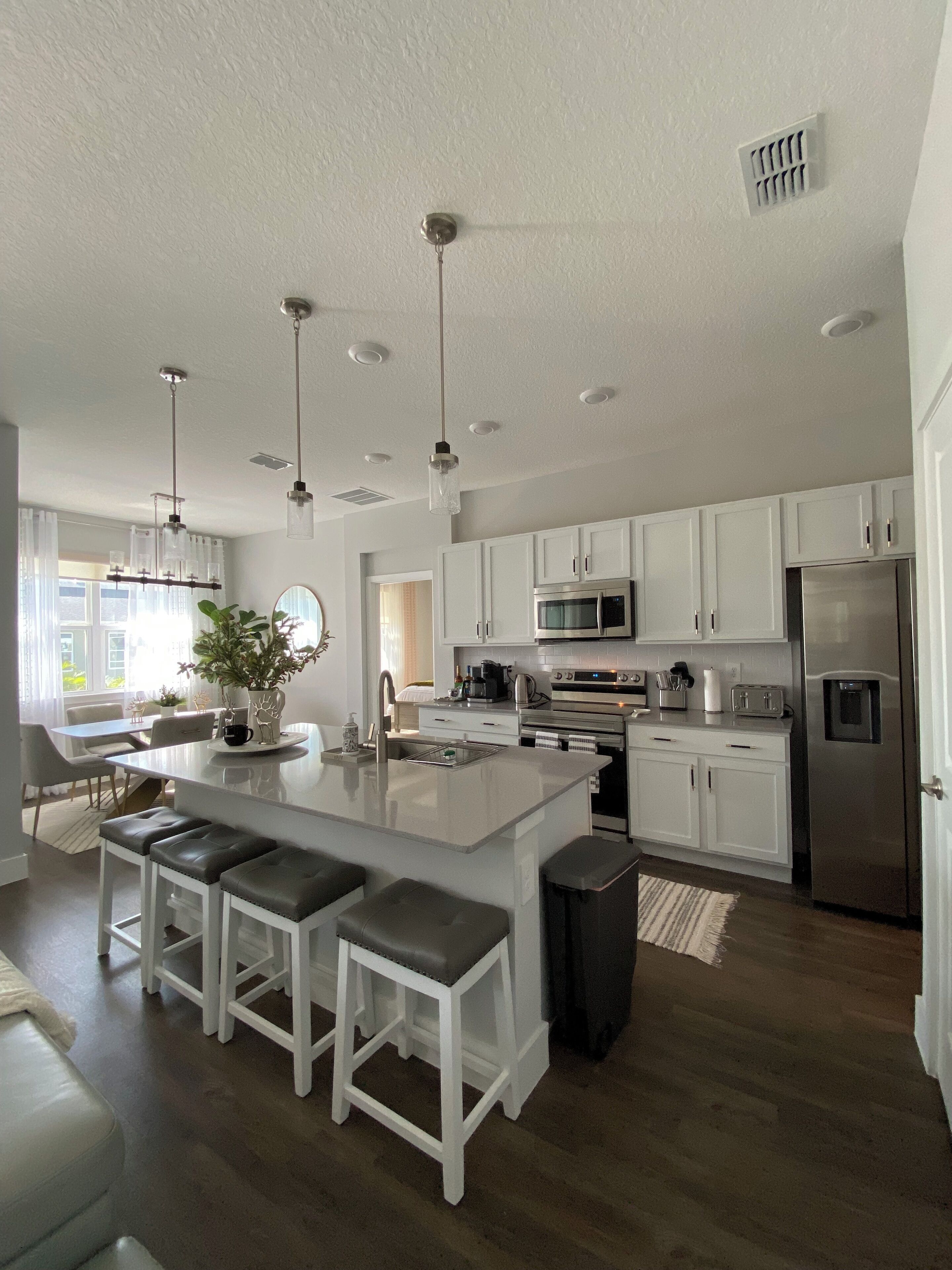 冰箱、微波炉、烤箱、炉灶