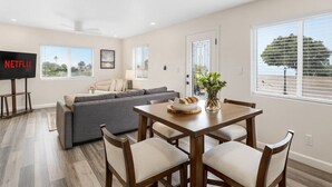 Dining - Bridge|Pool/Spa |Downtown|Freeways|Airport (San Diego)