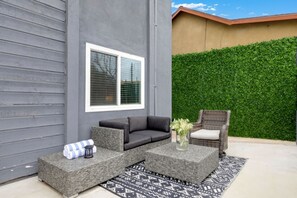 Terrace/patio - Leyla| Pool/Spa|Downtown|Freeways|Beaches (San Diego)