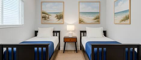 2 chambres, bureau, fer et planche à repasser, lit parapluie