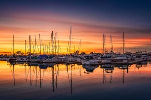 Marina - Three Private Units| Pool/Spa|Downtown|Freeways|Beaches (San Diego)