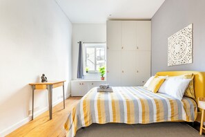 2 bedrooms, desk, iron/ironing board, travel cot