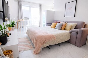2 chambres, fer et planche à repasser, Wi-Fi, draps fournis