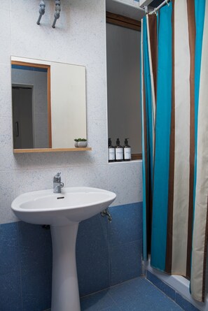 Hair dryer, towels