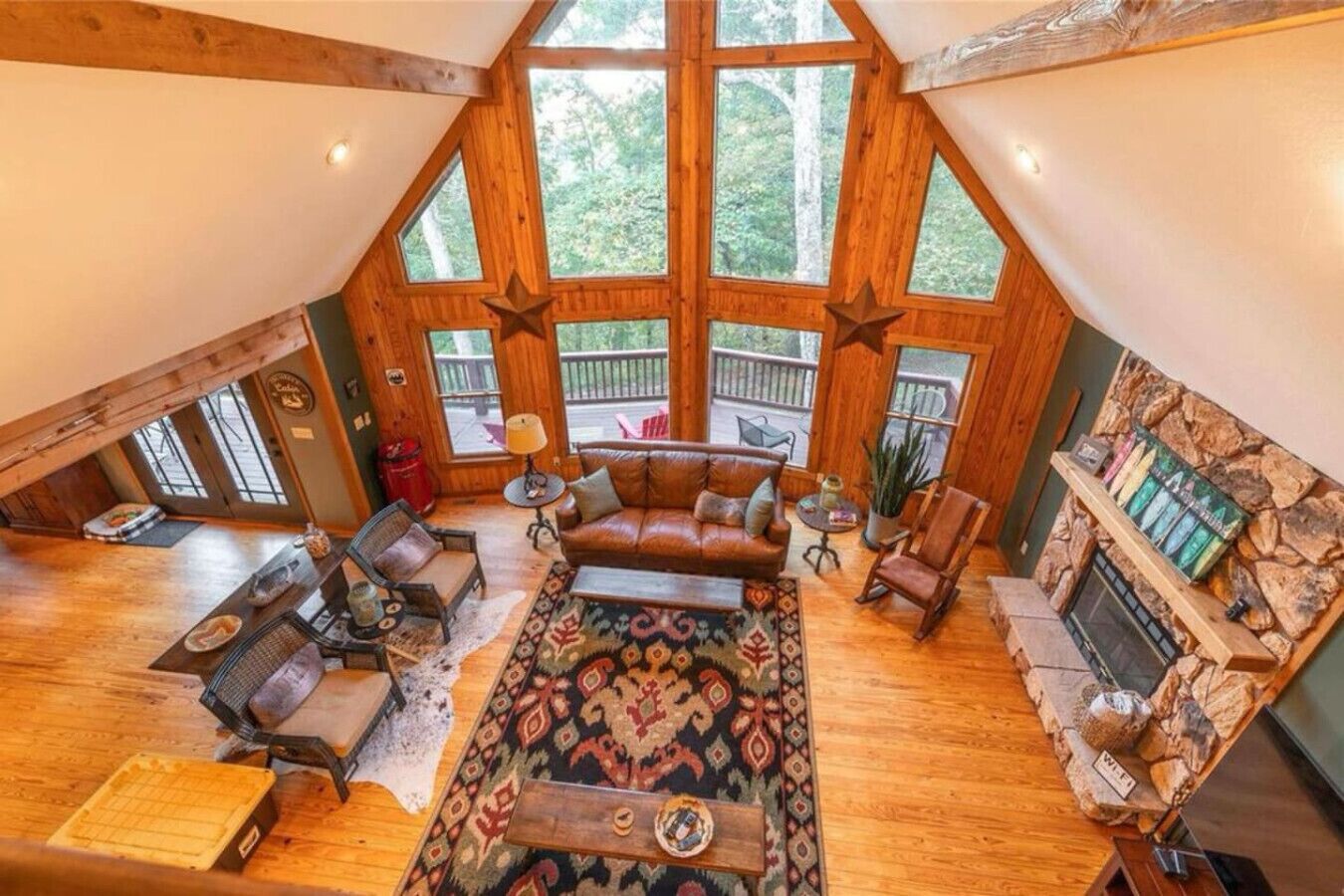 Smart TV, fireplace, DVD player, books