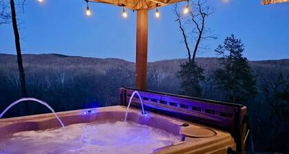 Huzzah Springs- hot tub, barrel sauna & arcade