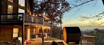 Huzzah Springs- hot tub, barrel sauna & arcade