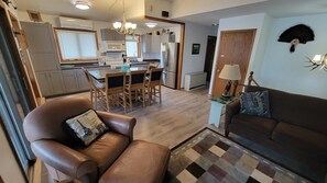 Smart TV, fireplace, DVD player, table tennis