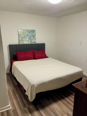 3 bedrooms, WiFi, bed sheets