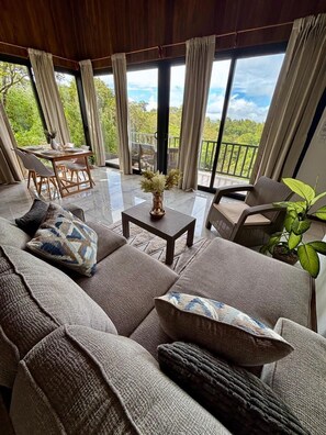 Living area - Delux Manvama Monteverde (Sierra)