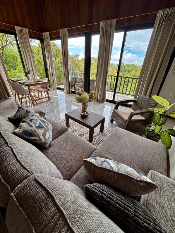 Deluxe Studio, Mountain View | Living area - Delux Manvama Monteverde (Sierra)