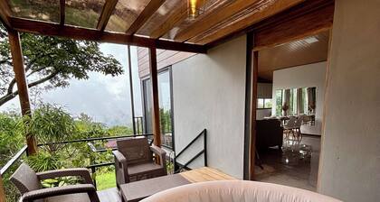 Delux Manvama Monteverde