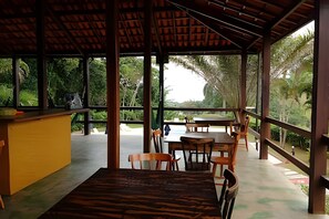 Villa | Outdoor dining - Linda casa em Boiçucanga (Sao Sebastiao)