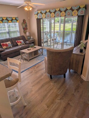 Living area - Magnolia Greens Fairway Villa  (Leland)