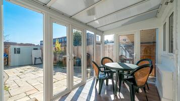 House | Outdoor dining