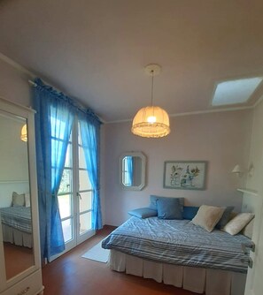 2 slaapkamers, een strijkplank/strijkijzer, wifi, beddengoed