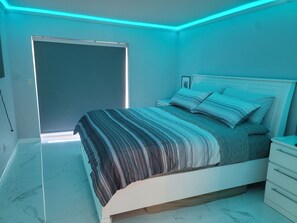 2 chambres, fer et planche à repasser, Wi-Fi, draps fournis