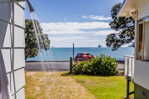 Property grounds - Dream View Waterfront - Paihia Holiday Home (Paihia)