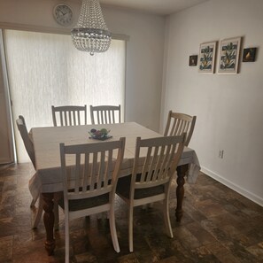 Dining - Charming 3-bedroom house in  wonderful and fascinating Berlin, MD. (Berlin)