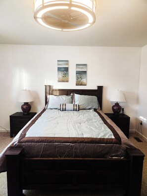 3 chambres, fer et planche à repasser, Wi-Fi gratuit, draps fournis