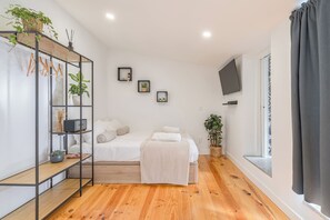 1 bedroom, WiFi, bed sheets