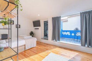 1 bedroom, WiFi, bed sheets