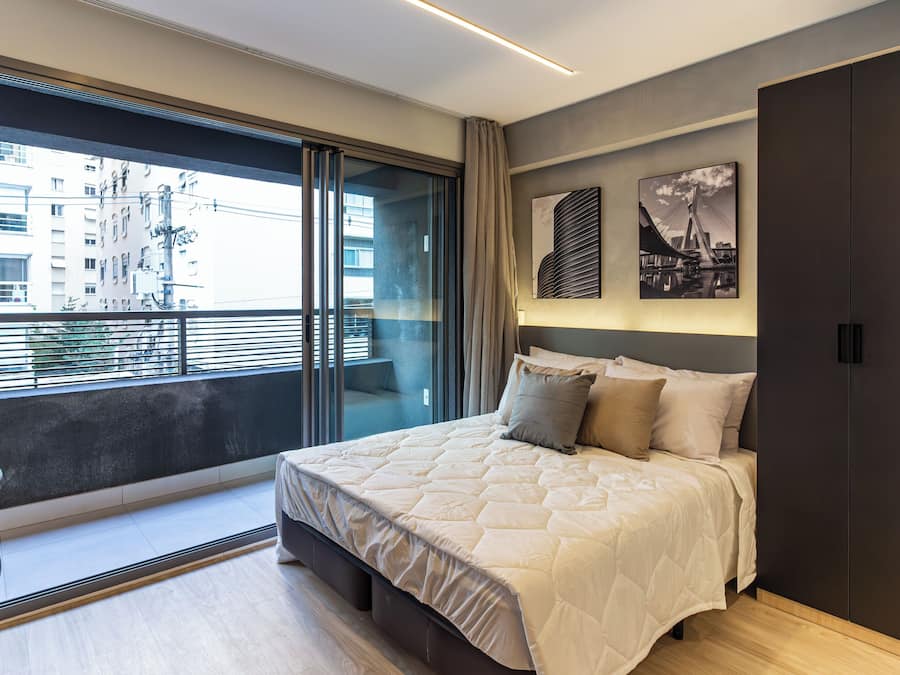 Standard Studio (585214) | Desk, laptop workspace, free WiFi