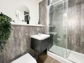 Towels, toilet paper