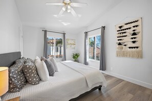 2 chambres, fer et planche à repasser, Wi-Fi, draps fournis