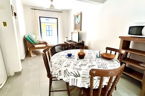 Villa | Dining
