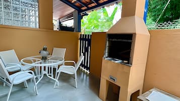 Villa | Outdoor dining