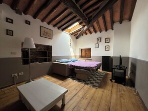 1 chambre, fer et planche à repasser, Wi-Fi, draps fournis