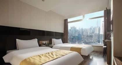 Durian Candy Hotel (Longhua Road Subway Station Jiangpu Bus Terminal Branch)