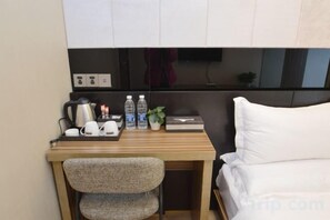 Unclassified image, 4 of 16, button - Durian Candy Hotel (Longhua Road Subway Station Jiangpu Bus Terminal Branch) (Nanjing)