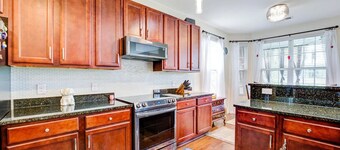 Sleeps 16 Spacious Near Local Beaches, Near Military, Family Friendly