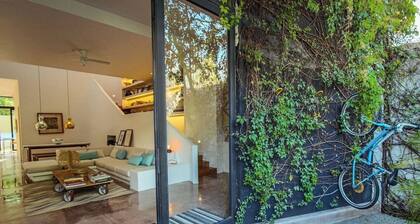 Gorgeous 3-bedroom 2.5 bath house with AC, pool, and WiFi in tranquil Tulum