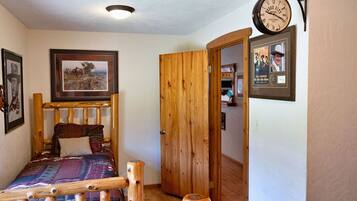 3 quartos, Wi-Fi de cortesia, roupa de cama