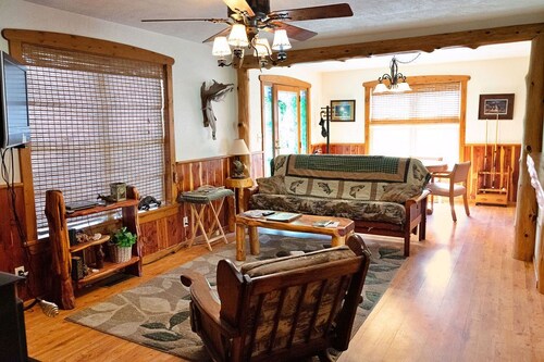 Nature Retreat Near White River