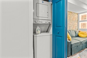 Standard Condo | Laundry