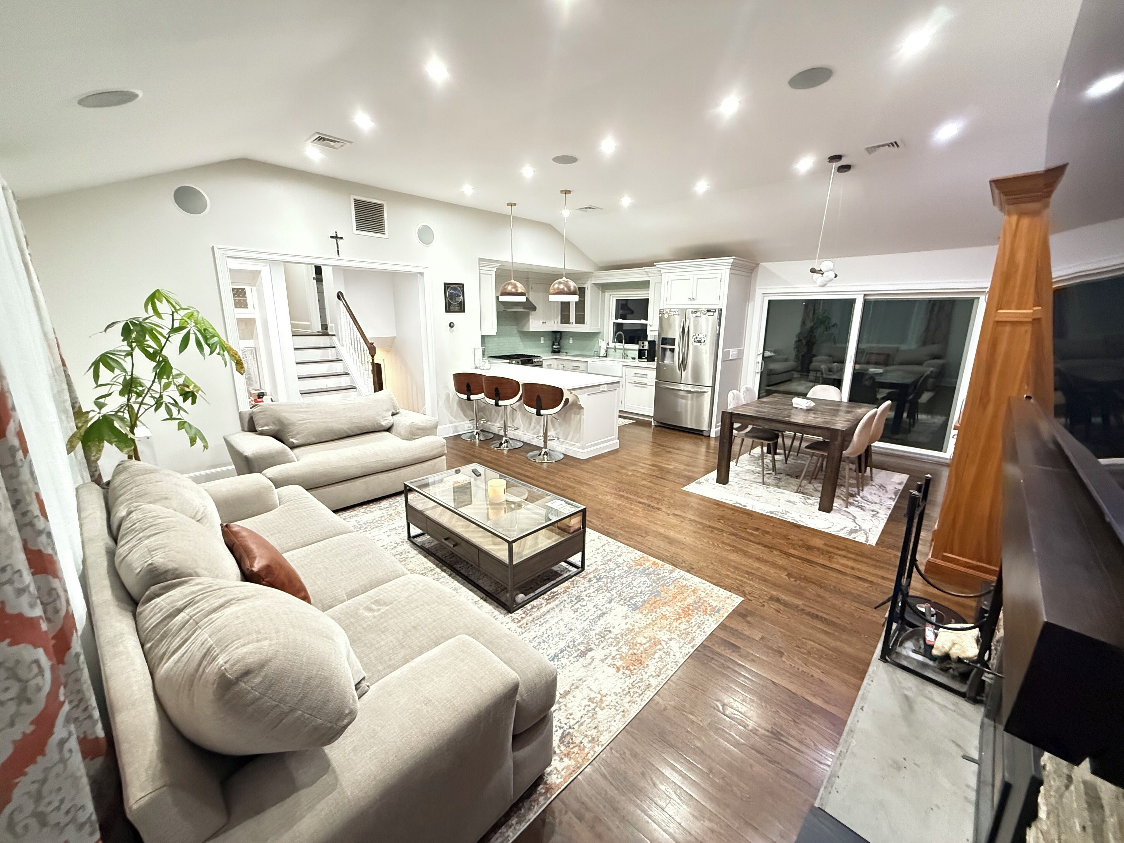 Smart TV, fireplace, table football, stereo